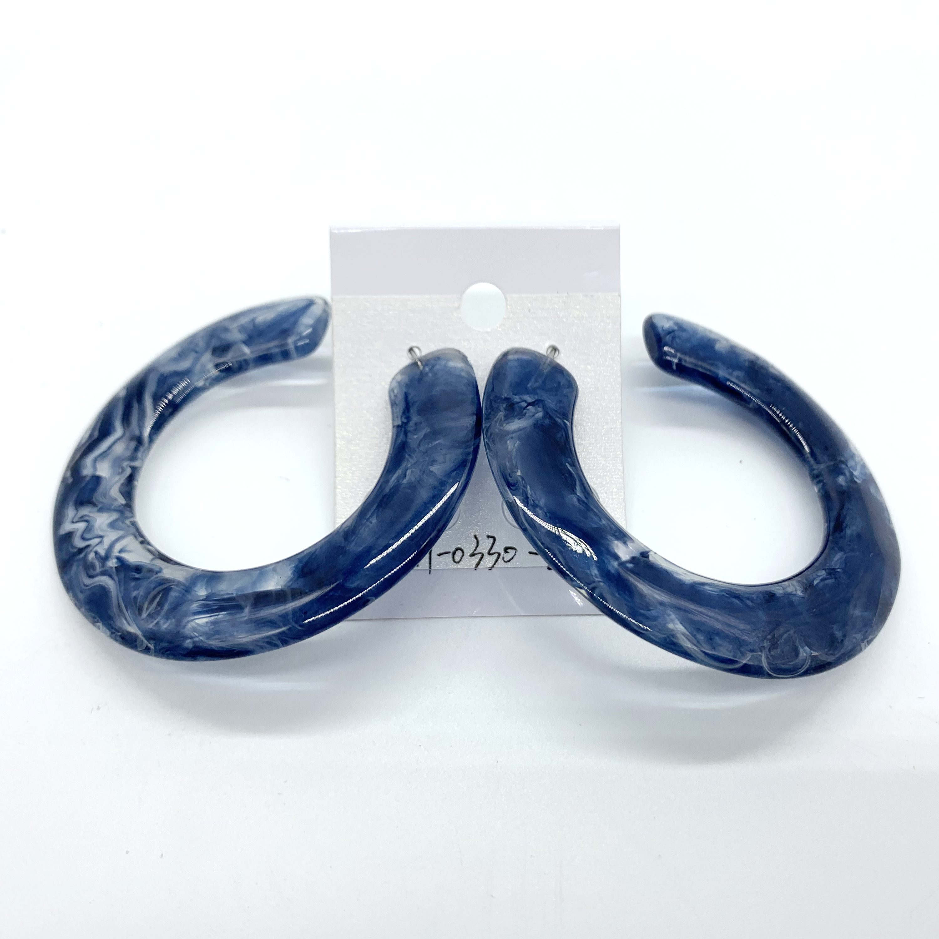 Terse style C shaped resin circle earrings