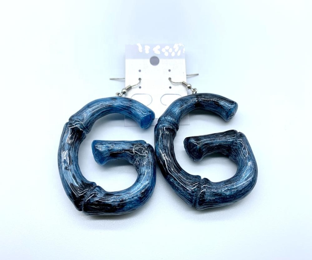 Personalized letter shaped resin pendant earring for lady