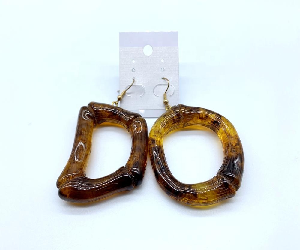 Personalized letter shaped resin pendant earring for lady