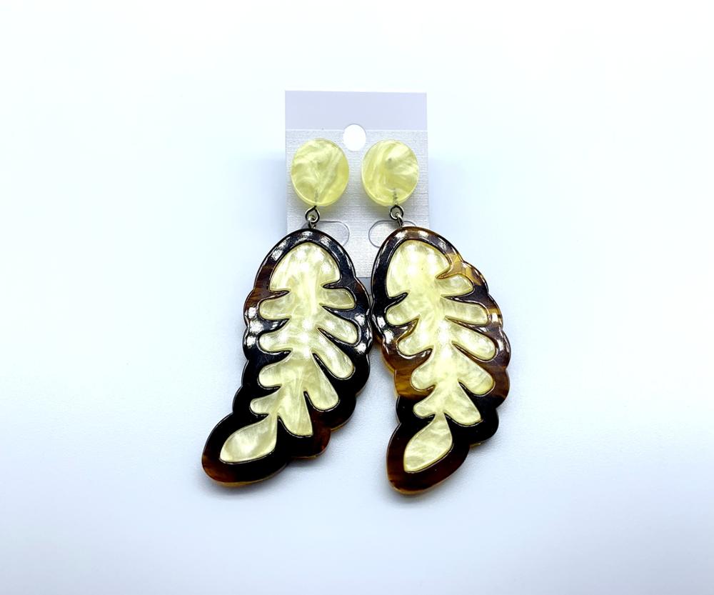 Personalized leaf shaped acrylic earrings pendant for women